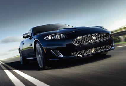 جاكوار XK Portfolio 2013 تجمع بين الأداء العالي والمنظر الديناميكي الرائع